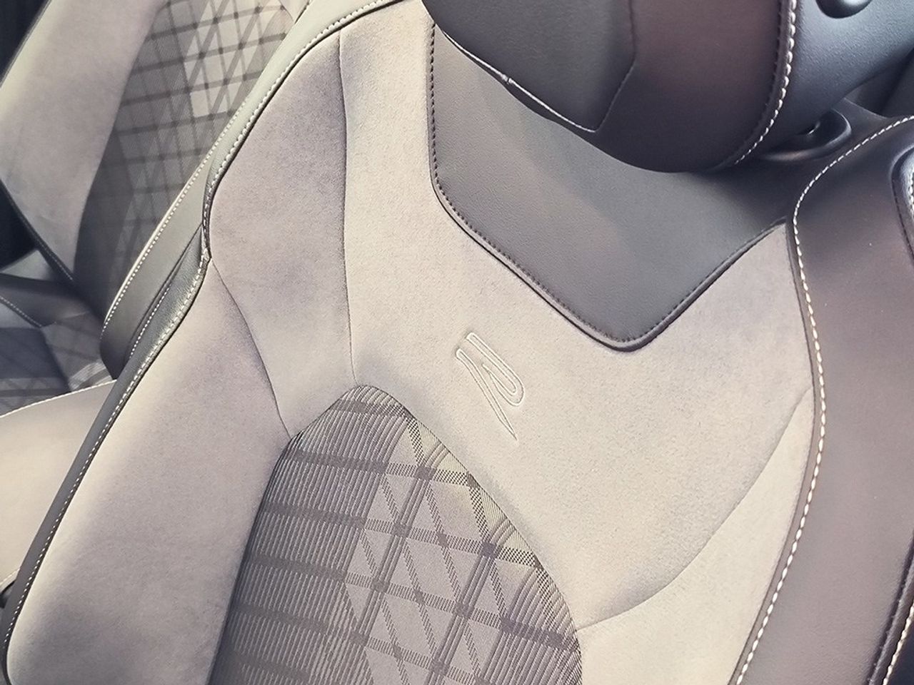 Volkswagen T-roc 2.0 Tdi 150cv Dsg Rline - Foto 2