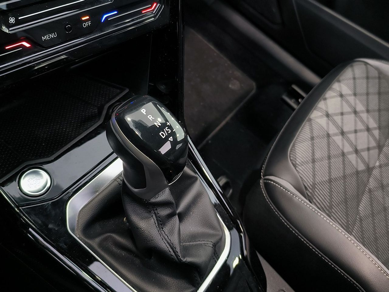 Volkswagen T-roc 2.0 Tdi 150cv Dsg Rline - Foto 2