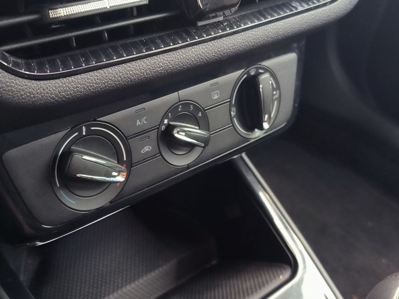 Skoda Fabia 1.0 Tsi 95 Cv Selection - Foto 2