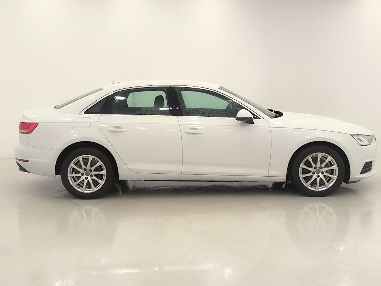 Audi A4 2.0 Tdi 150 Cv Stronic Advance Edition - Foto 2