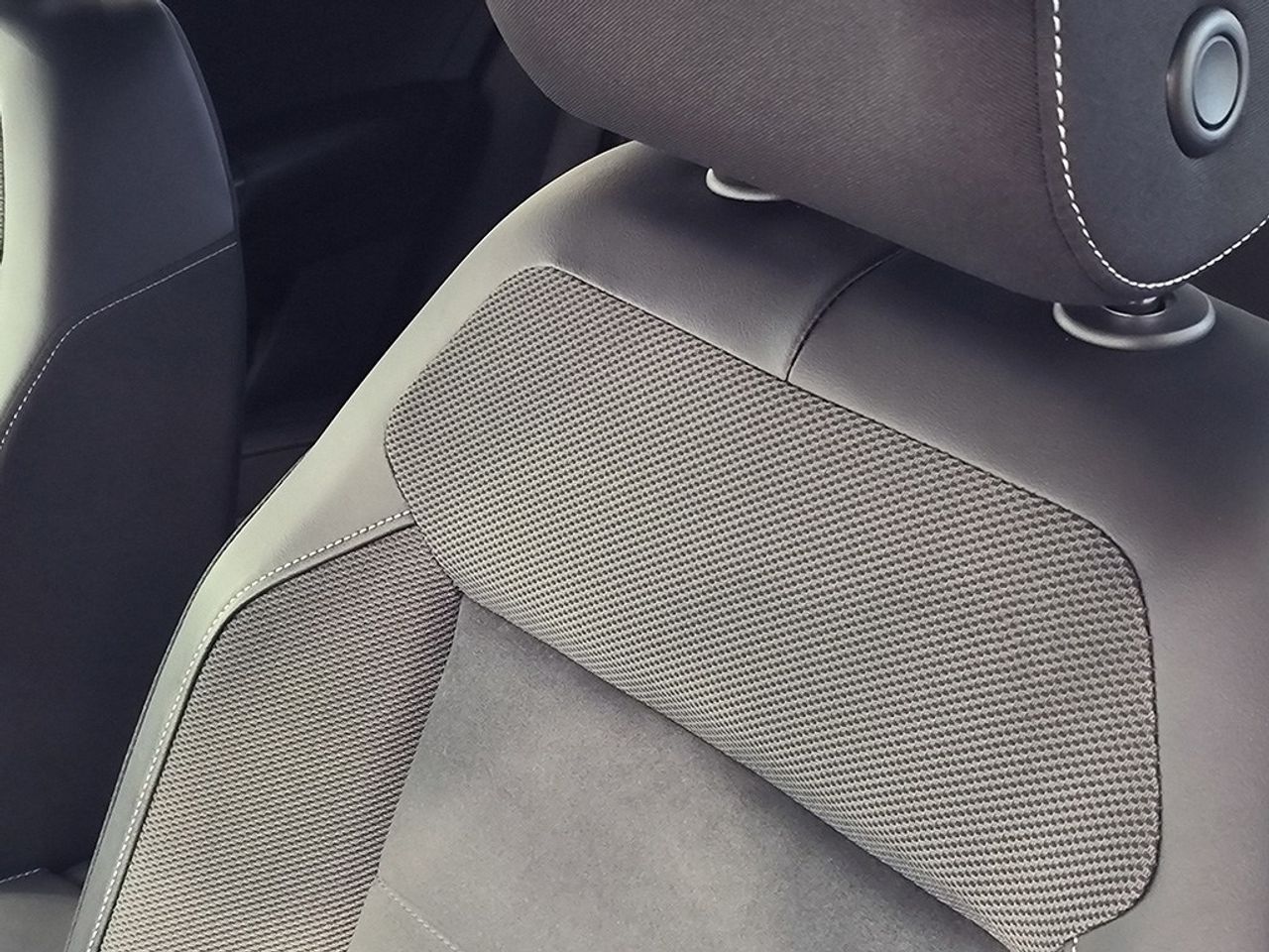 Volkswagen T-roc 2.0 Tdi 150 Cv Dsg Dark Line - Foto 2