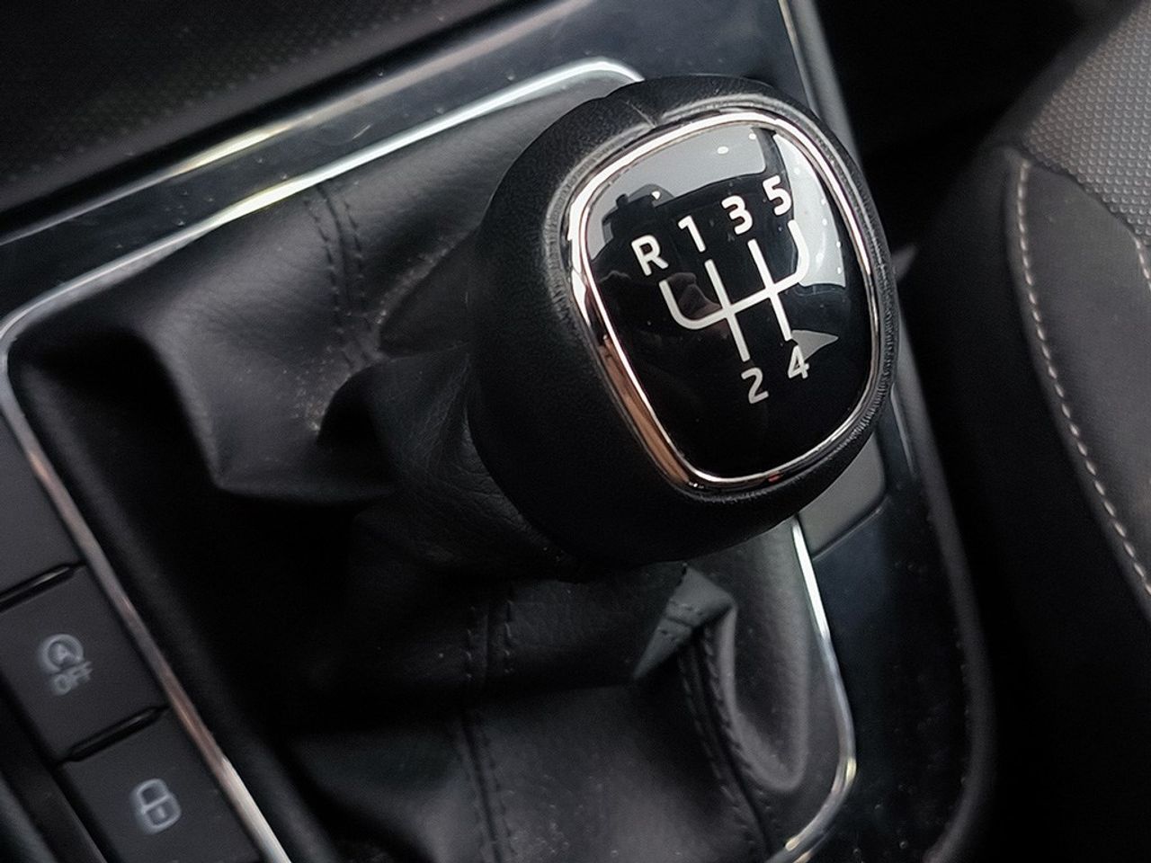 Skoda Fabia 1.0 Tsi 95 Cv Selection - Foto 2