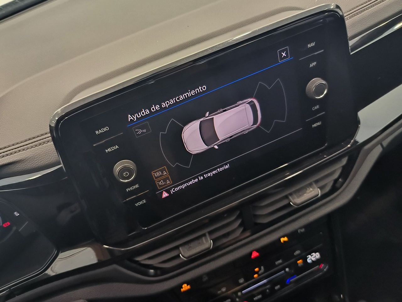 Volkswagen T-roc 2.0 Tdi 150 Cv Dsg - Foto 2