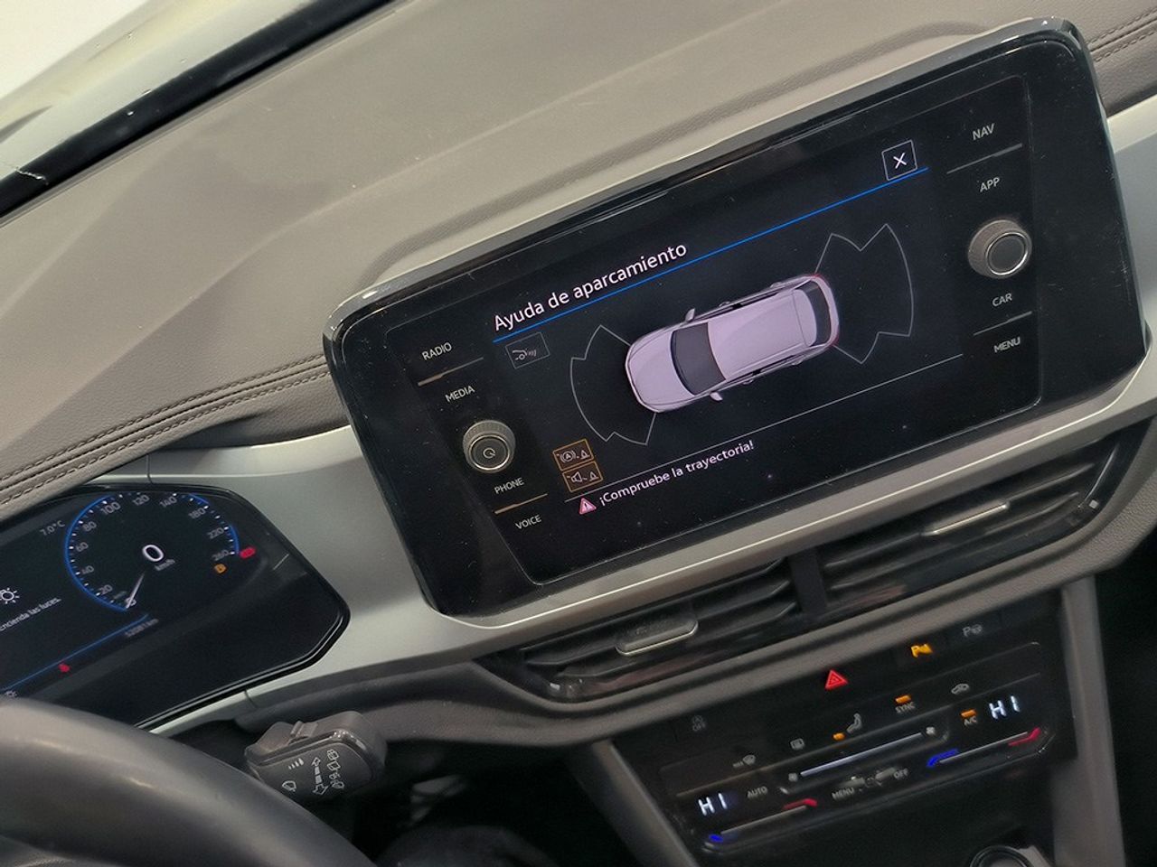 Volkswagen T-roc 2.0 Tdi 150cv Dsg Dark - Foto 2