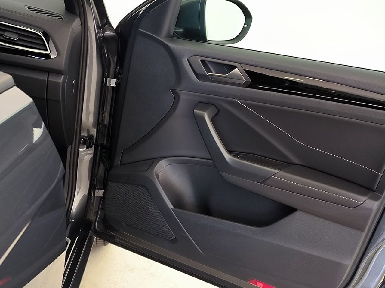 Volkswagen T-roc 1.5 Tsi 150 Cv Dsg Rline - Foto 2