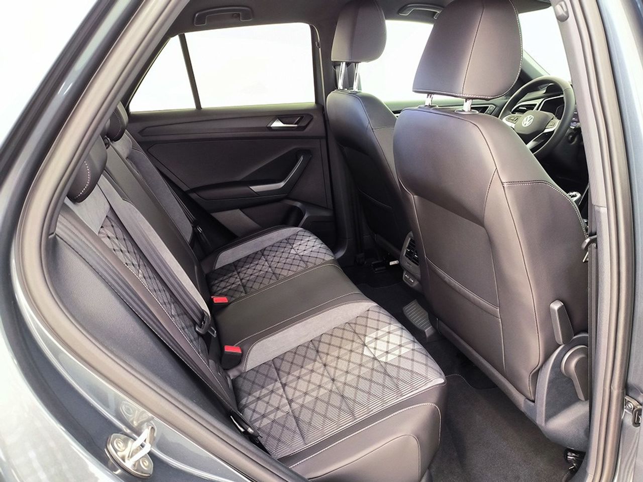 Volkswagen T-roc 1.5 Tsi 150 Cv Dsg Rline - Foto 2