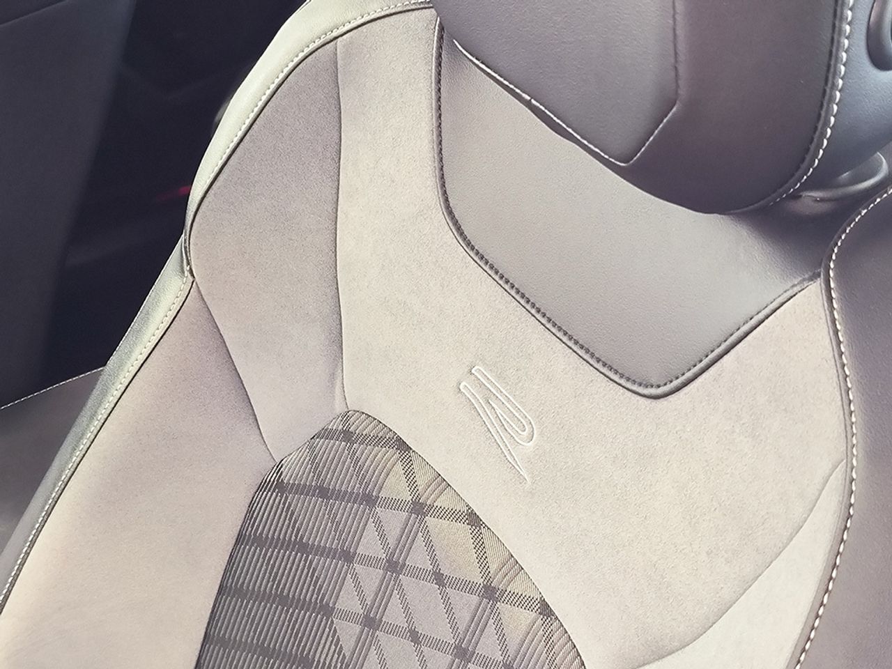 Volkswagen T-roc 20 Tdi 150cv Dsg R-line - Foto 2