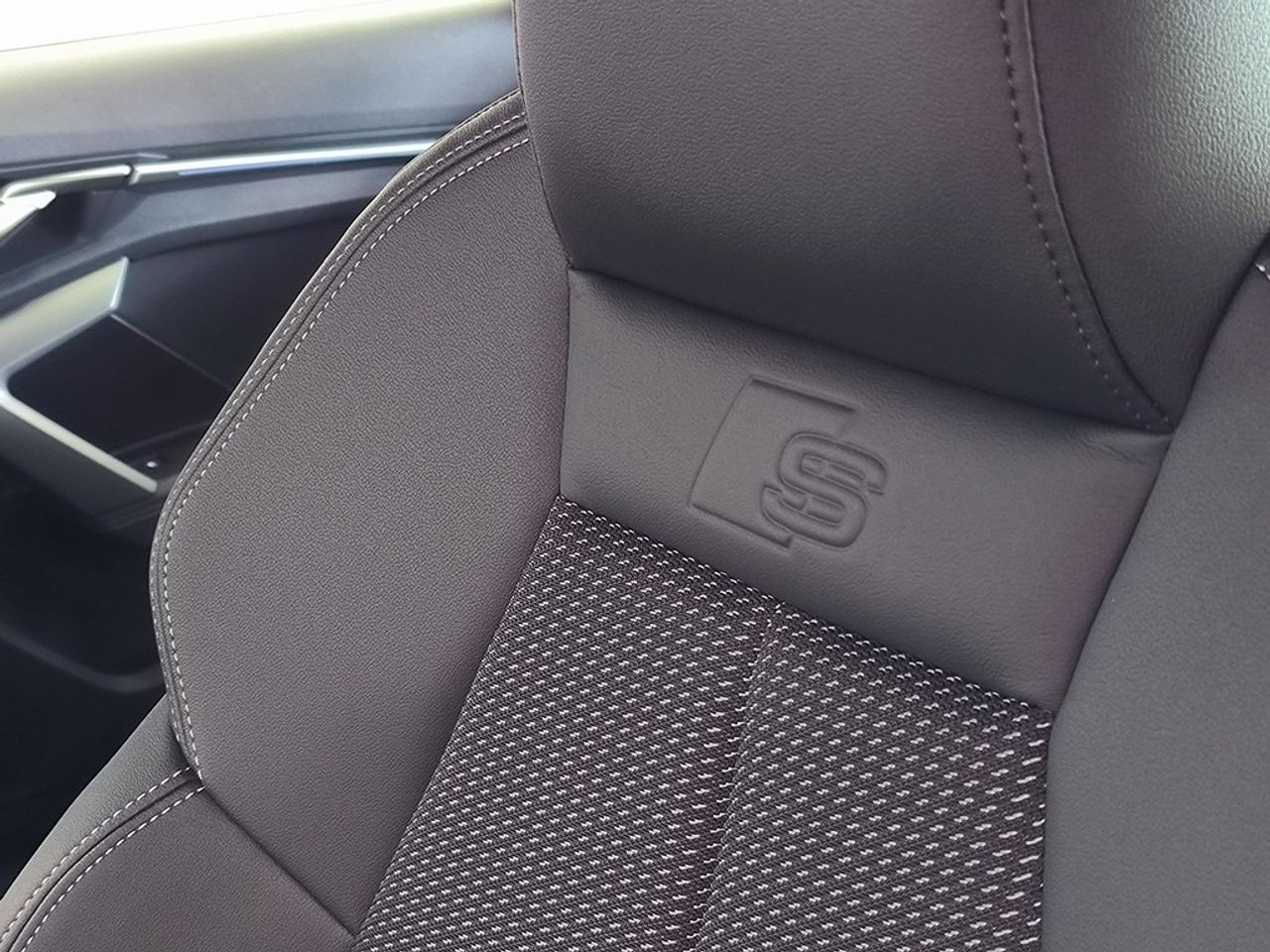 Audi A3 Sedan 35 Tfsi 150 Cv Stronic Sline - Foto 2