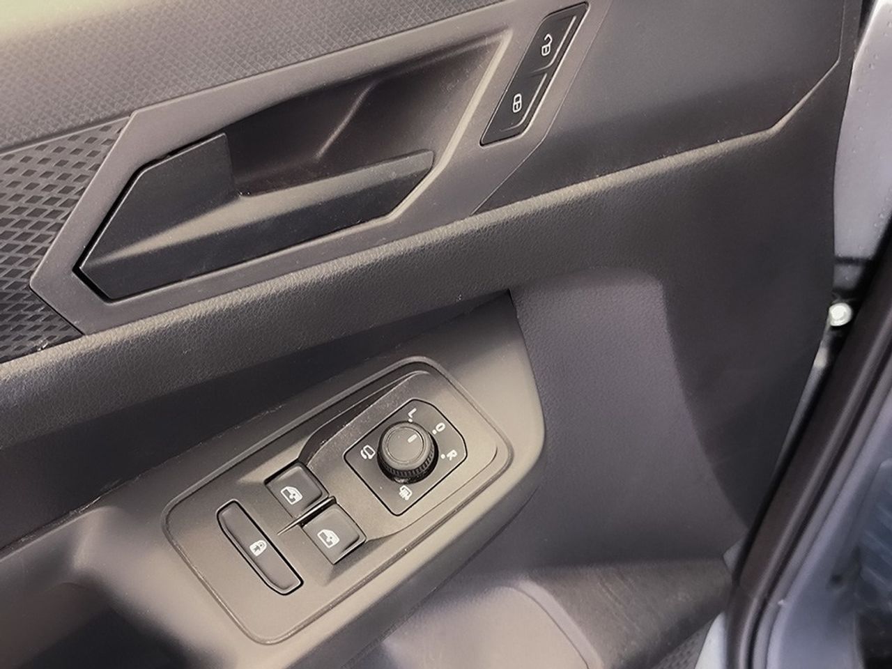 Volkswagen Caddy Maxi 2.0 Tdi 102 Cv Origin - Foto 2