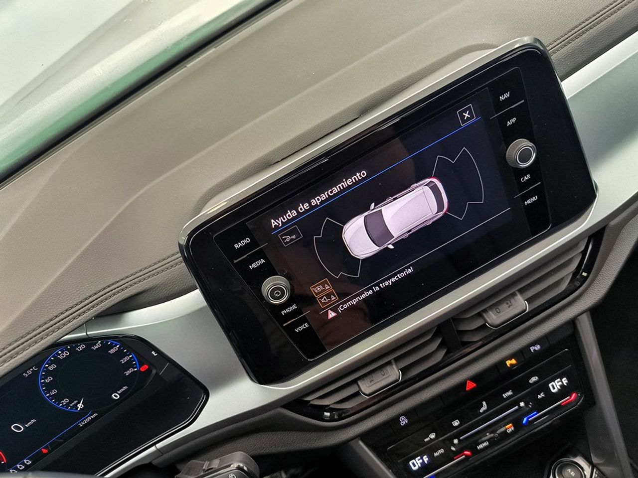 Volkswagen T-roc 2.0 Tdi 150 Cv Aut Dsg Dark - Foto 2