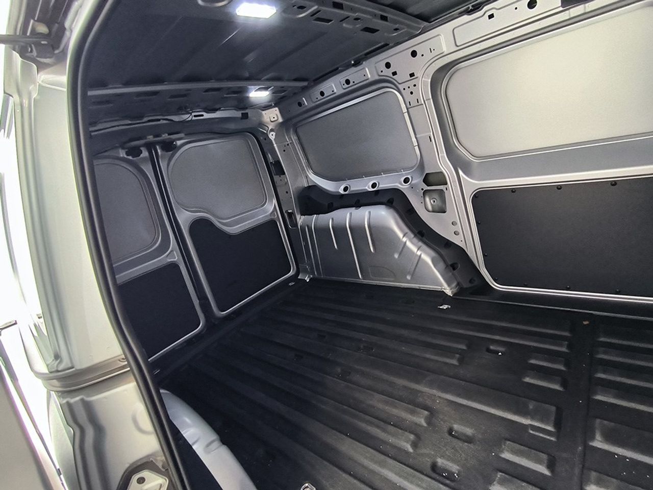 Volkswagen Caddy cargo maxi 2.0 tdi 102 cv *** SEMINUEVO*** - Foto 2