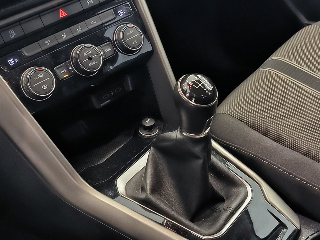 Volkswagen T-roc 10 Tsi 110cv Advance R-line - Foto 2