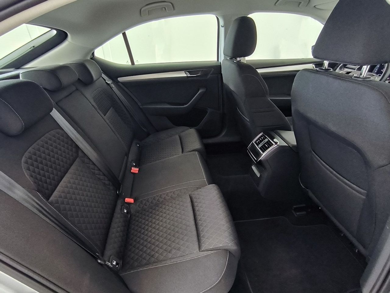 Skoda Superb 20 Tdi 150cv Dsg Ambition - Foto 2