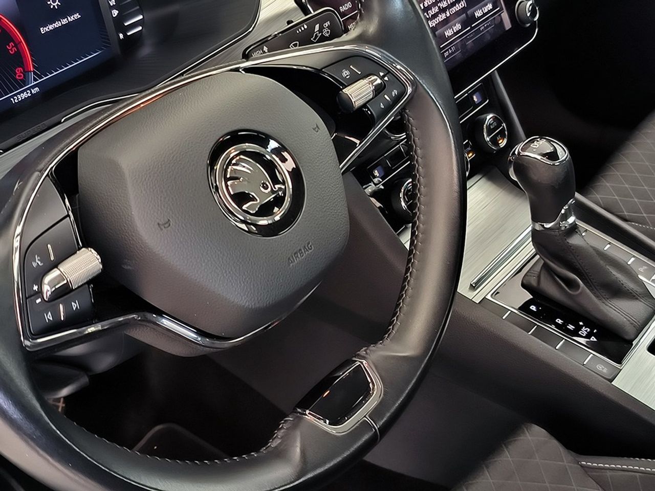 Skoda Superb 20 Tdi 150cv Dsg Ambition - Foto 2