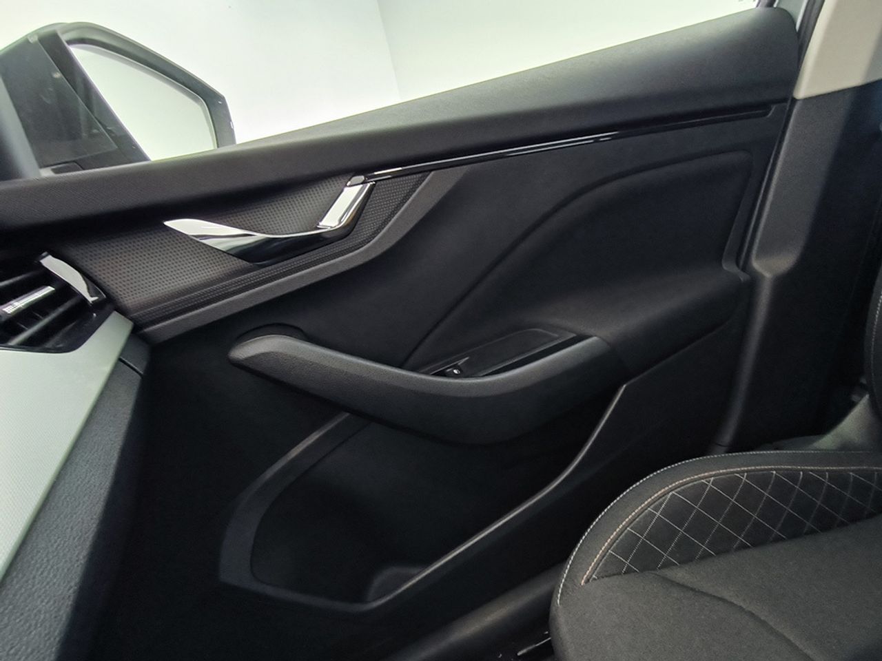 Skoda Kamiq 1.0 Tsi 110 Cv Ambition - Foto 2