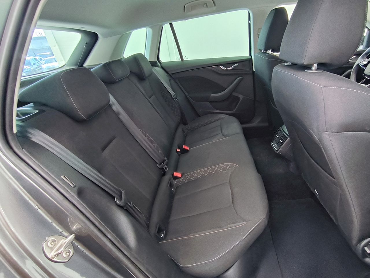 Skoda Kamiq 1.0 Tsi 110 Cv Ambition - Foto 2