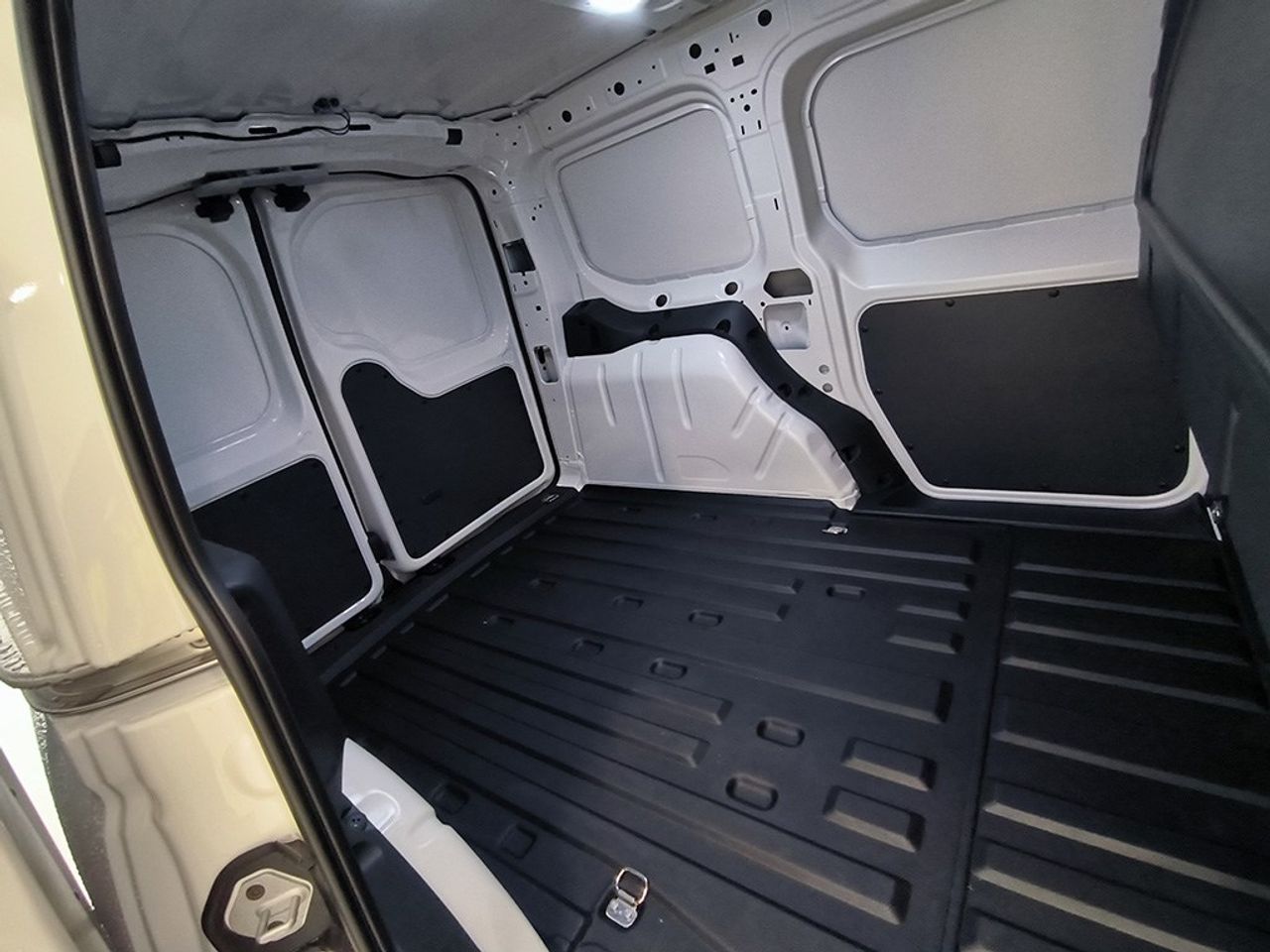 Volkswagen Caddy cargo 1.5 tsi hybrid 85 kw 116 cv / 85 kw - Foto 2