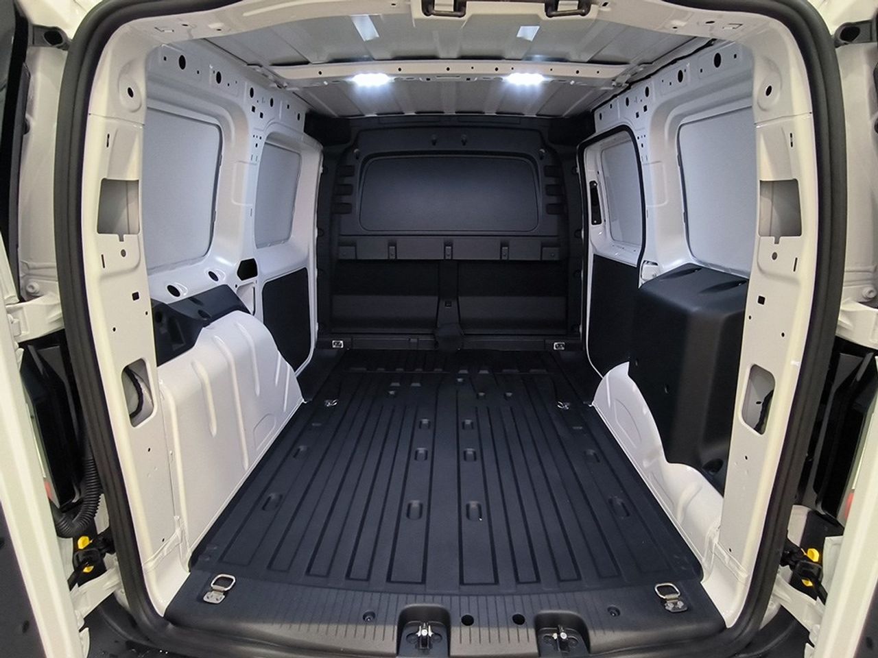 Volkswagen Caddy cargo 1.5 tsi hybrid 85 kw 116 cv / 85 kw - Foto 2