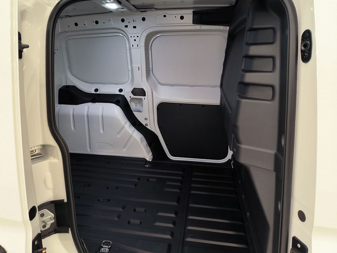 Volkswagen Caddy cargo 1.5 tsi hybrid 85 kw 116 cv / 85 kw - Foto 2