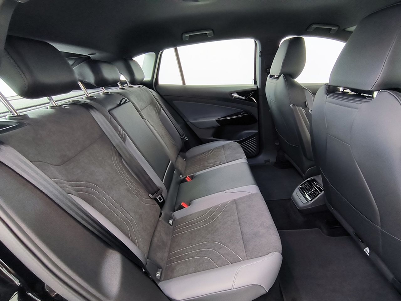 Volkswagen Id.4 Pro Black 286 Cv 77 Kwh - Foto 2