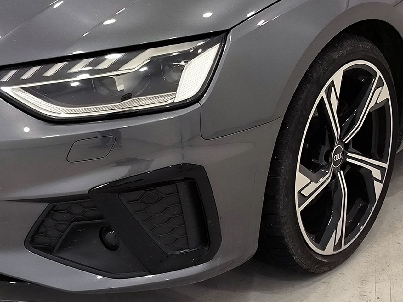 Audi A4 avant 35 tdi 163cv stronic black line limited - Foto 2