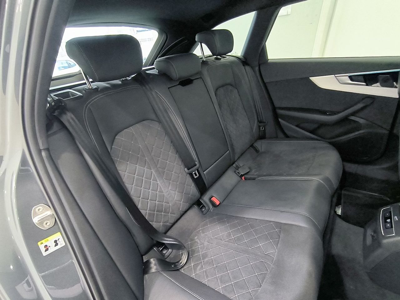 Audi A4 avant 35 tdi 163cv stronic black line limited - Foto 2