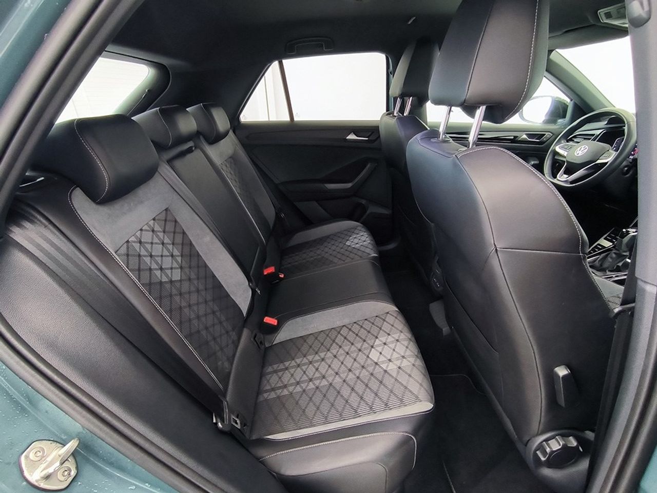 Volkswagen T-Roc 15tsi 150cv dsg r-line - Foto 2