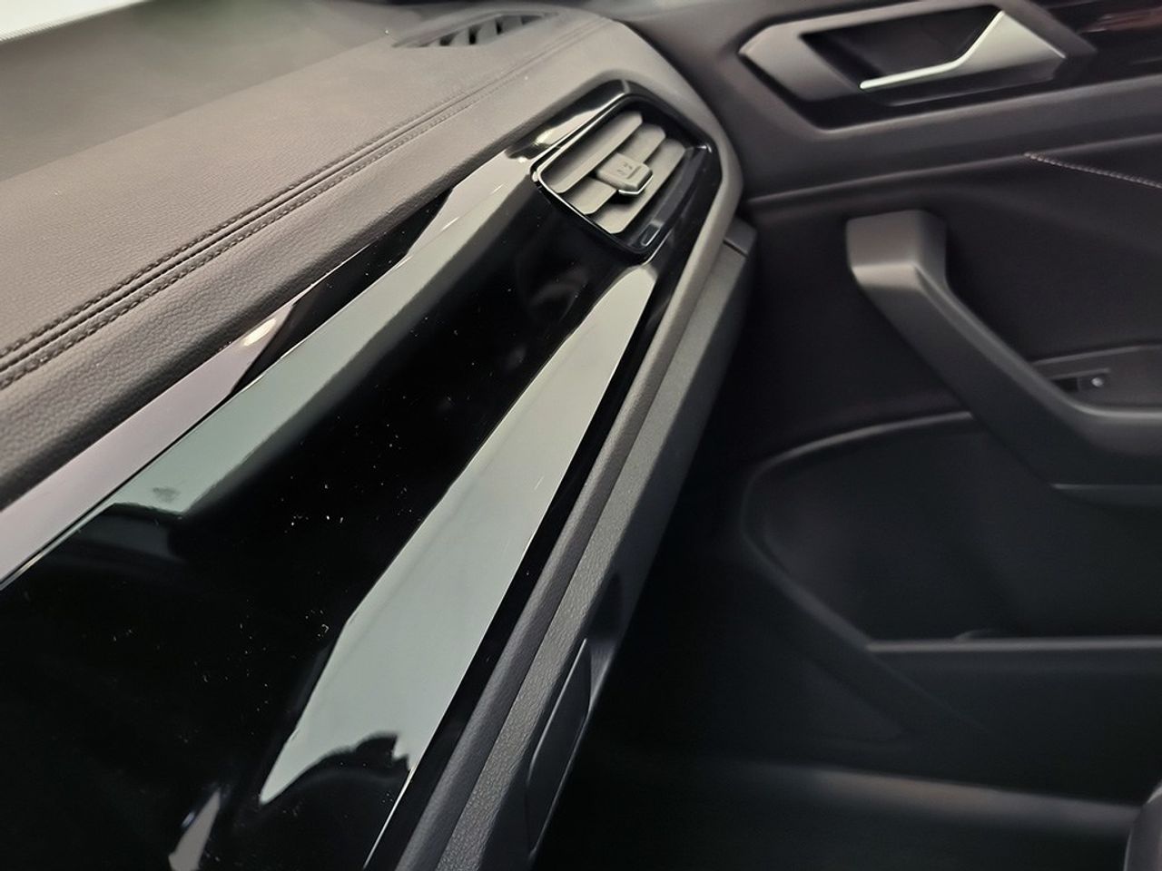 Volkswagen T-Roc 15tsi 150cv dsg r-line - Foto 2