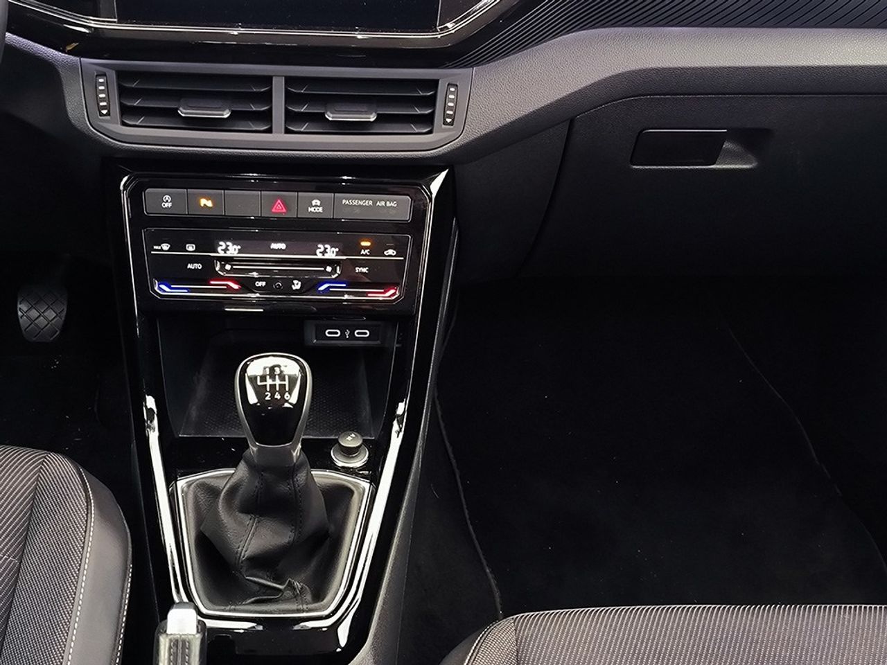 Volkswagen T-Cross 1.0 tsi 110 cv sport - Foto 2