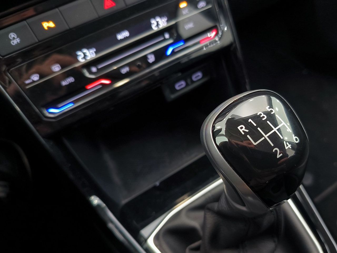 Volkswagen T-Cross 1.0 tsi 110 cv sport - Foto 2