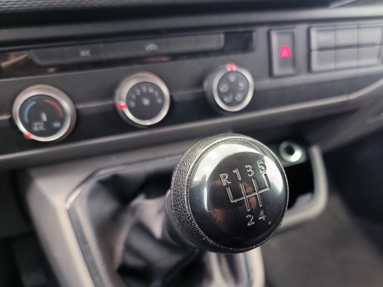 Volkswagen Transporter Furgon Techo Alto Isotermo - Foto 2