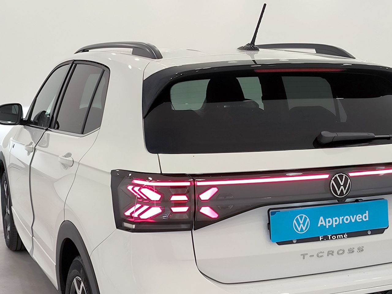 Volkswagen T-cross 1.0 Tsi 116 Cv Dsg R-line - Foto 2