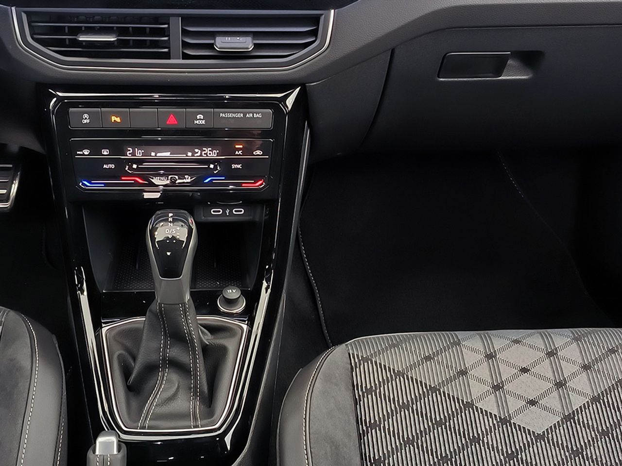 Volkswagen T-cross 1.0 Tsi 116 Cv Dsg R-line - Foto 2