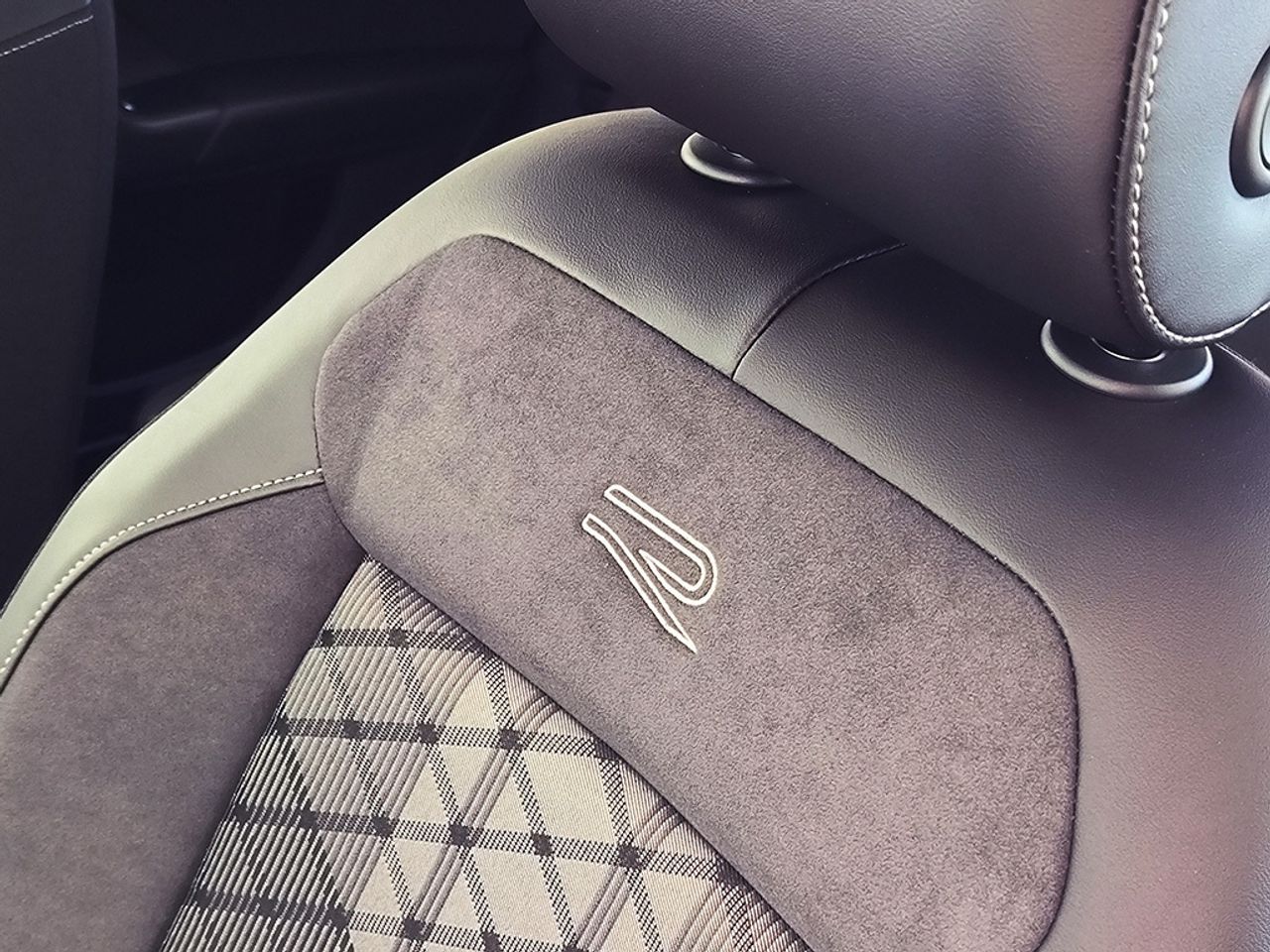 Volkswagen T-cross 1.0 Tsi 116 Cv Dsg R-line - Foto 2