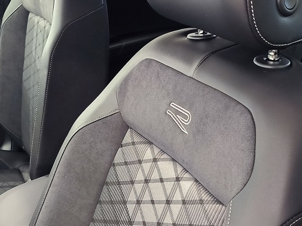 Volkswagen T-cross 1.0 Tsi 116 Cv R-line - Foto 2