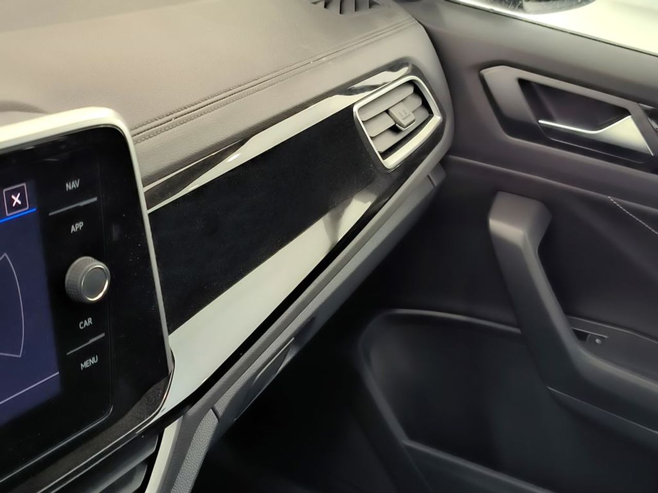 Volkswagen T-Roc 1.5 tsi 150 cv dsg r-line - Foto 2