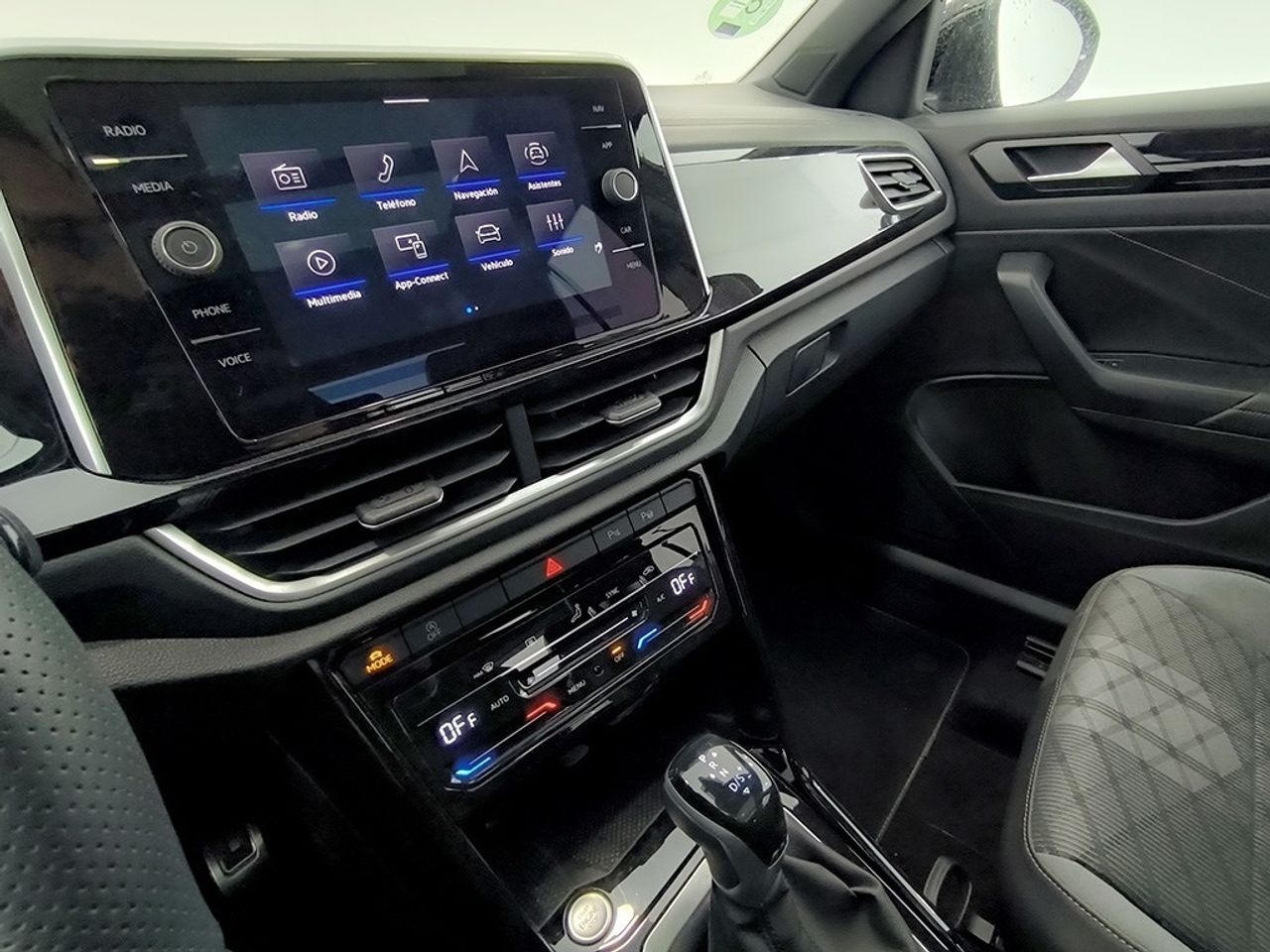 Volkswagen T-Roc 1.5 tsi 150 cv dsg r-line - Foto 2