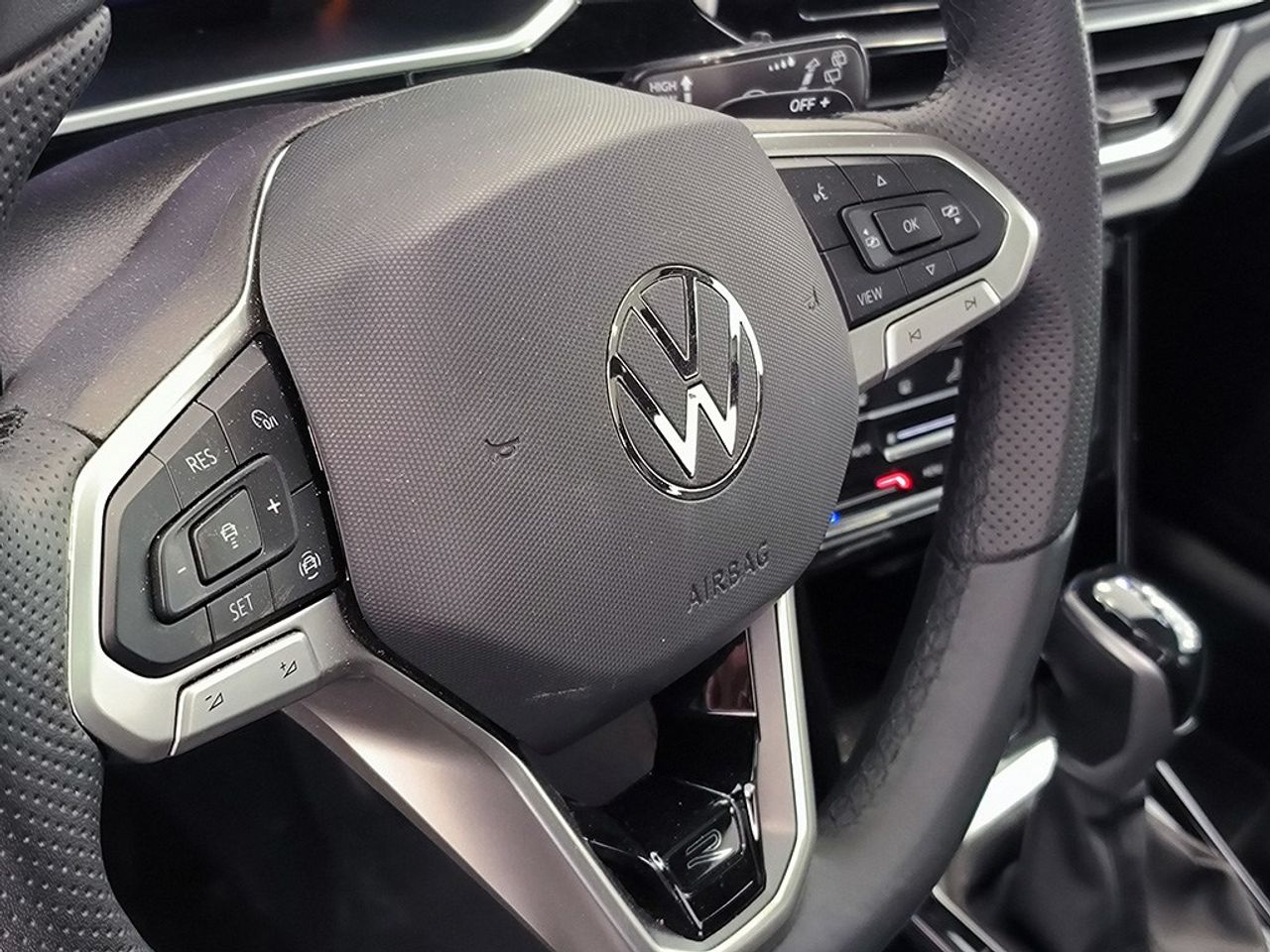 Volkswagen T-Roc 1.5 tsi 150 cv dsg r-line - Foto 2