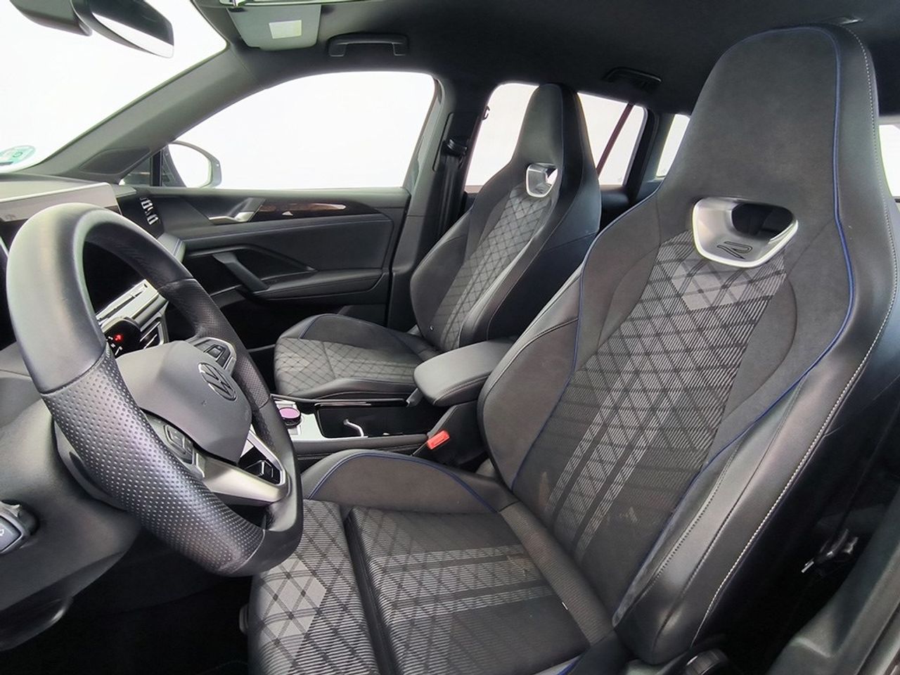 Volkswagen Tiguan 2.0 tdi 150 cv dsg rline - Foto 2