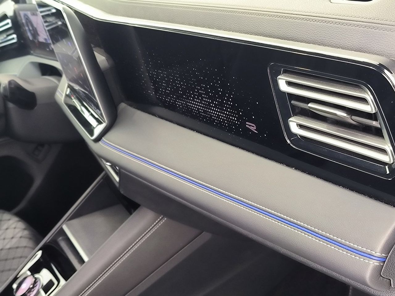 Volkswagen Tiguan 2.0 tdi 150 cv dsg rline - Foto 2