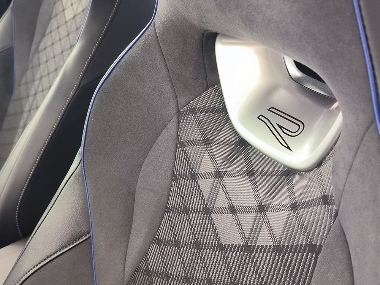 Volkswagen Tiguan 2.0 tdi 150 cv dsg rline - Foto 2