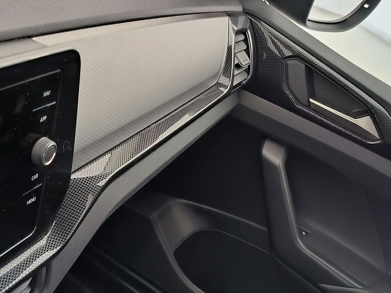 Volkswagen T-Cross 1.0 tsi 115 cv dsg - Foto 2