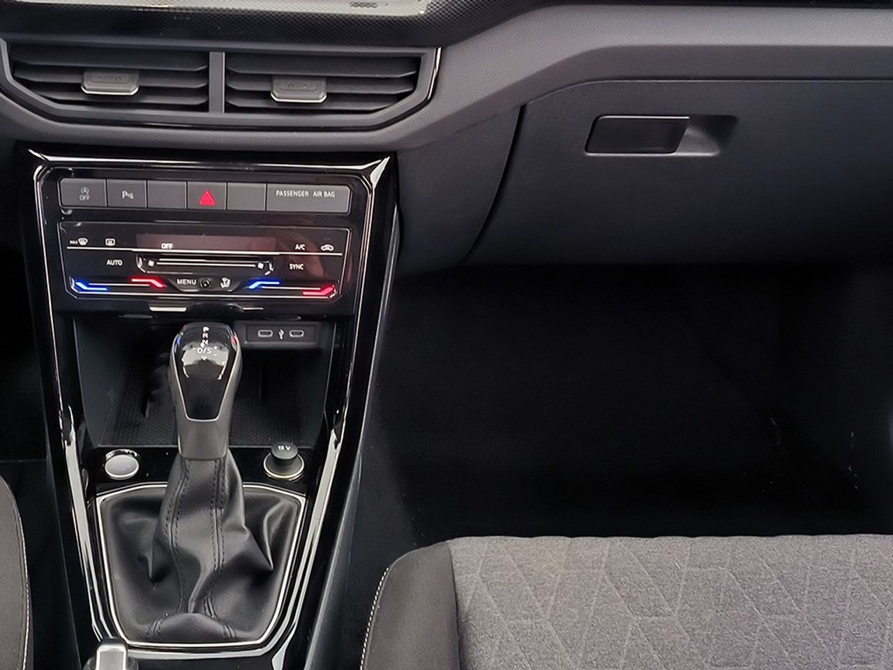 Volkswagen T-Cross 1.0 tsi 115 cv dsg - Foto 2