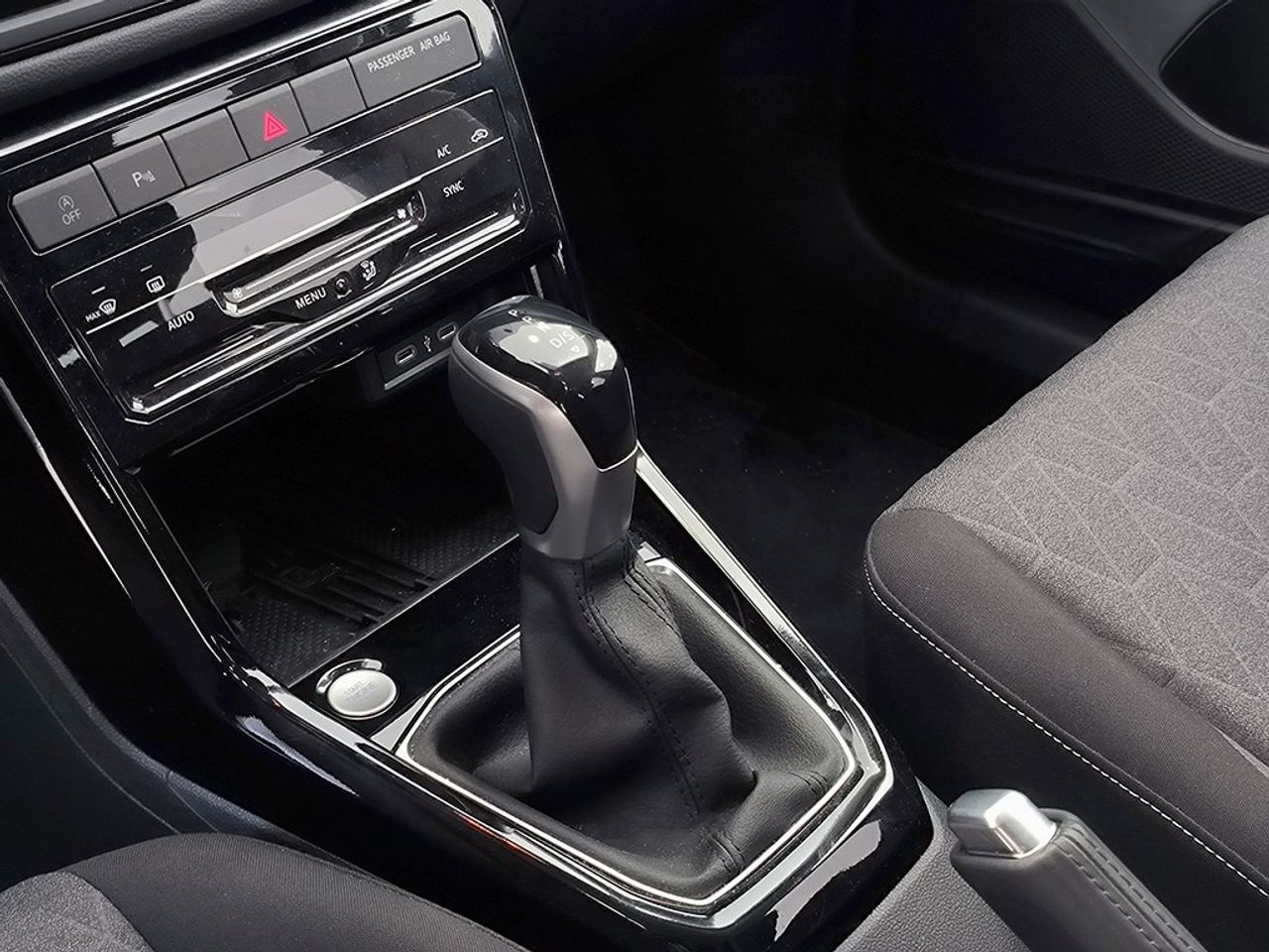 Volkswagen T-Cross 1.0 tsi 115 cv dsg life - Foto 2