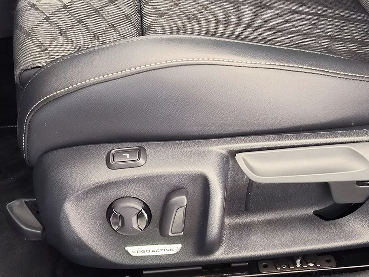 Volkswagen Passat 2.0 tdi 150 cv dsg rline - Foto 2