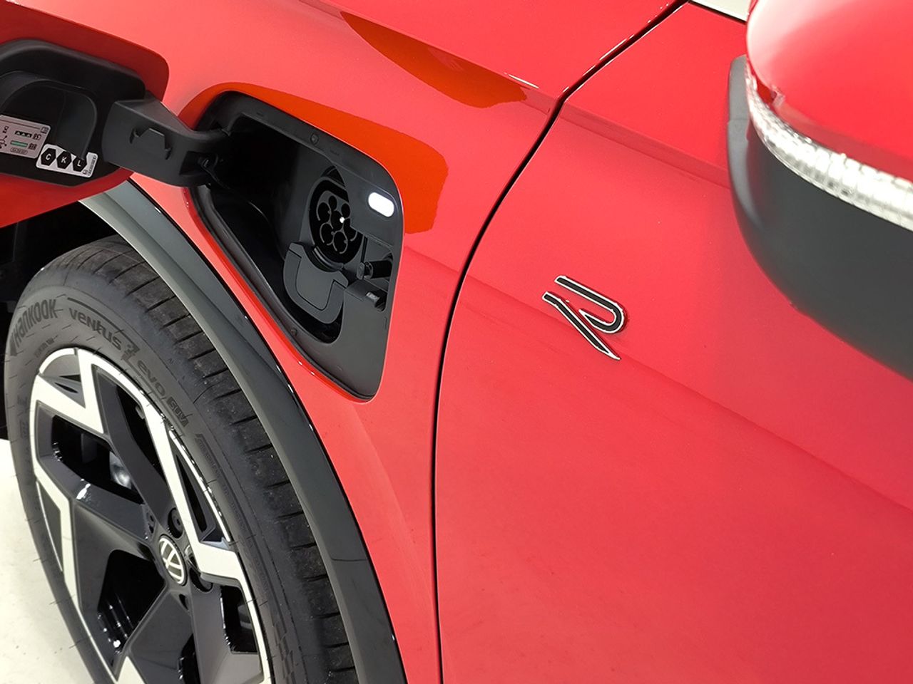 Volkswagen Tiguan R-line 1.5 Tsi Ehybrid 150 Cv / 85 K - Foto 2