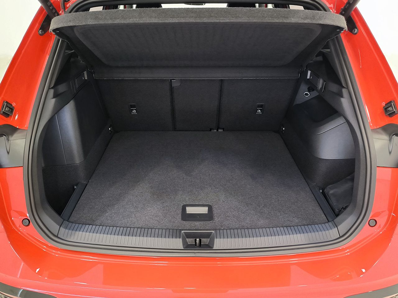 Volkswagen Tiguan R-line 1.5 Tsi Ehybrid 150 Cv / 85 K - Foto 2