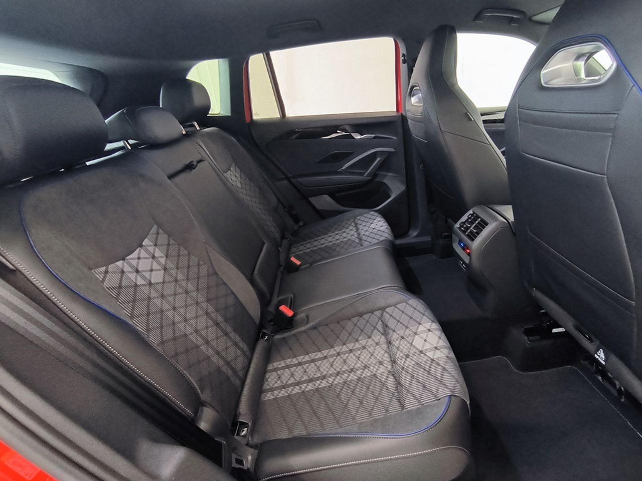 Volkswagen Tiguan R-line 1.5 Tsi Ehybrid 150 Cv / 85 K - Foto 2