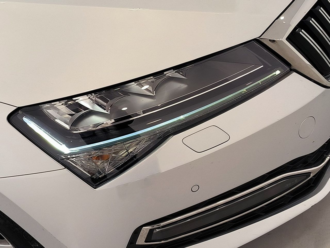 Skoda Superb suberb 2.0 tdi 150 cv dsg style - Foto 2