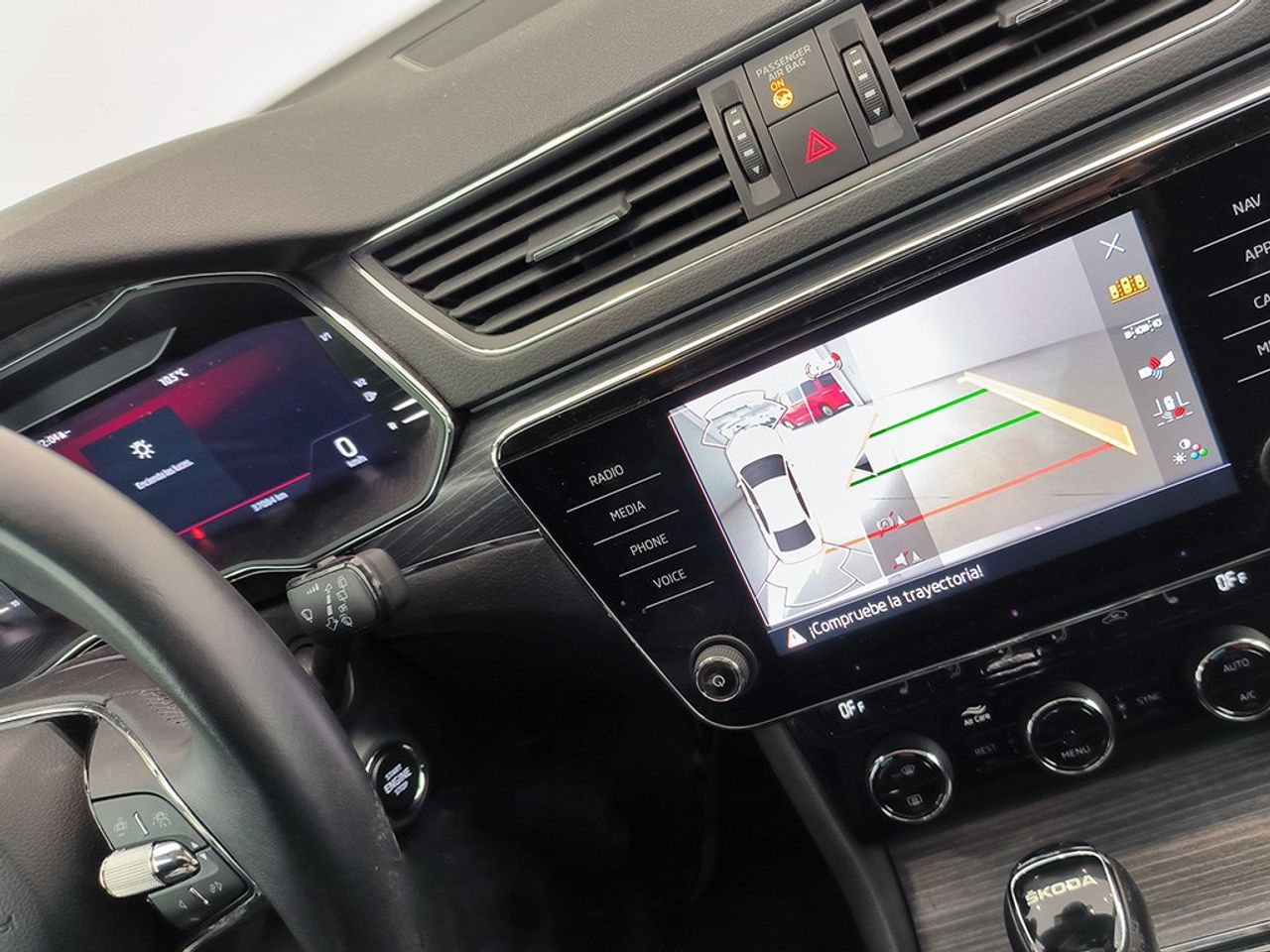 Skoda Superb suberb 2.0 tdi 150 cv dsg style - Foto 2